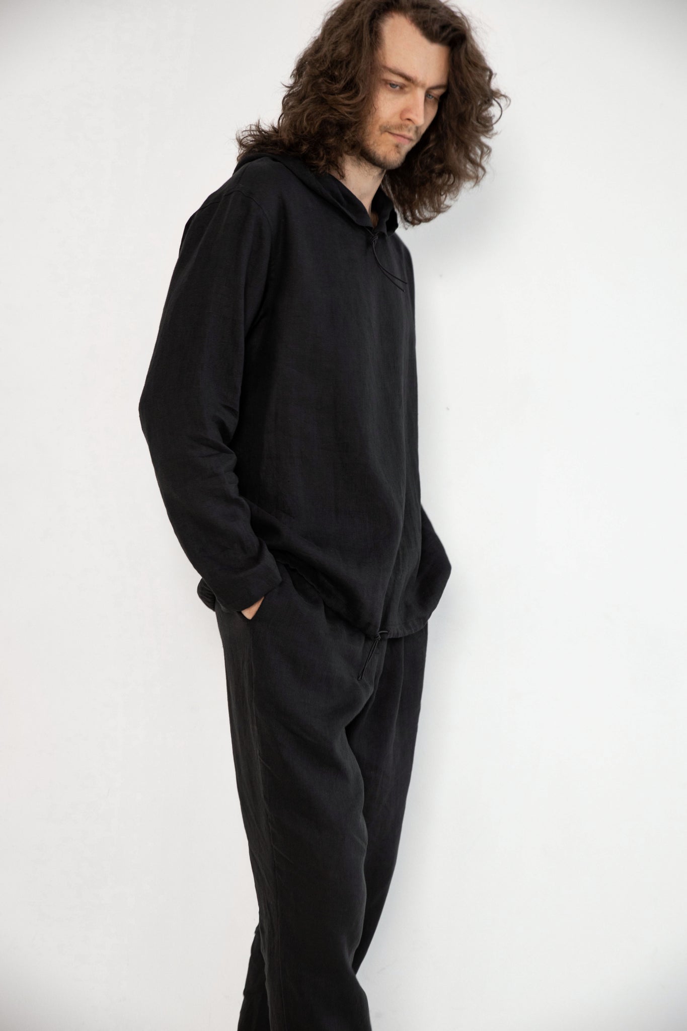 Unisex linen hoodie black.