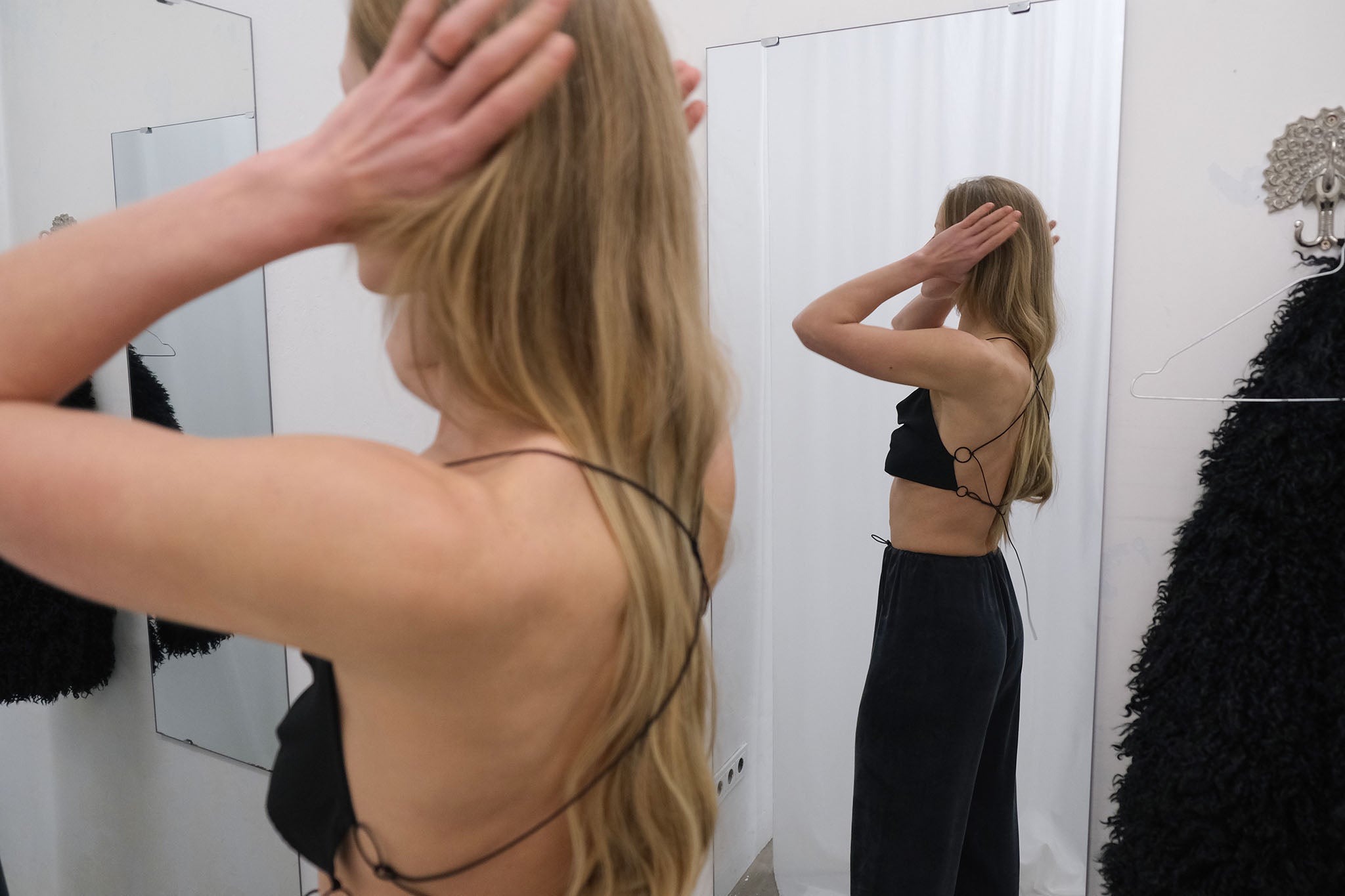 Backless cropped top
