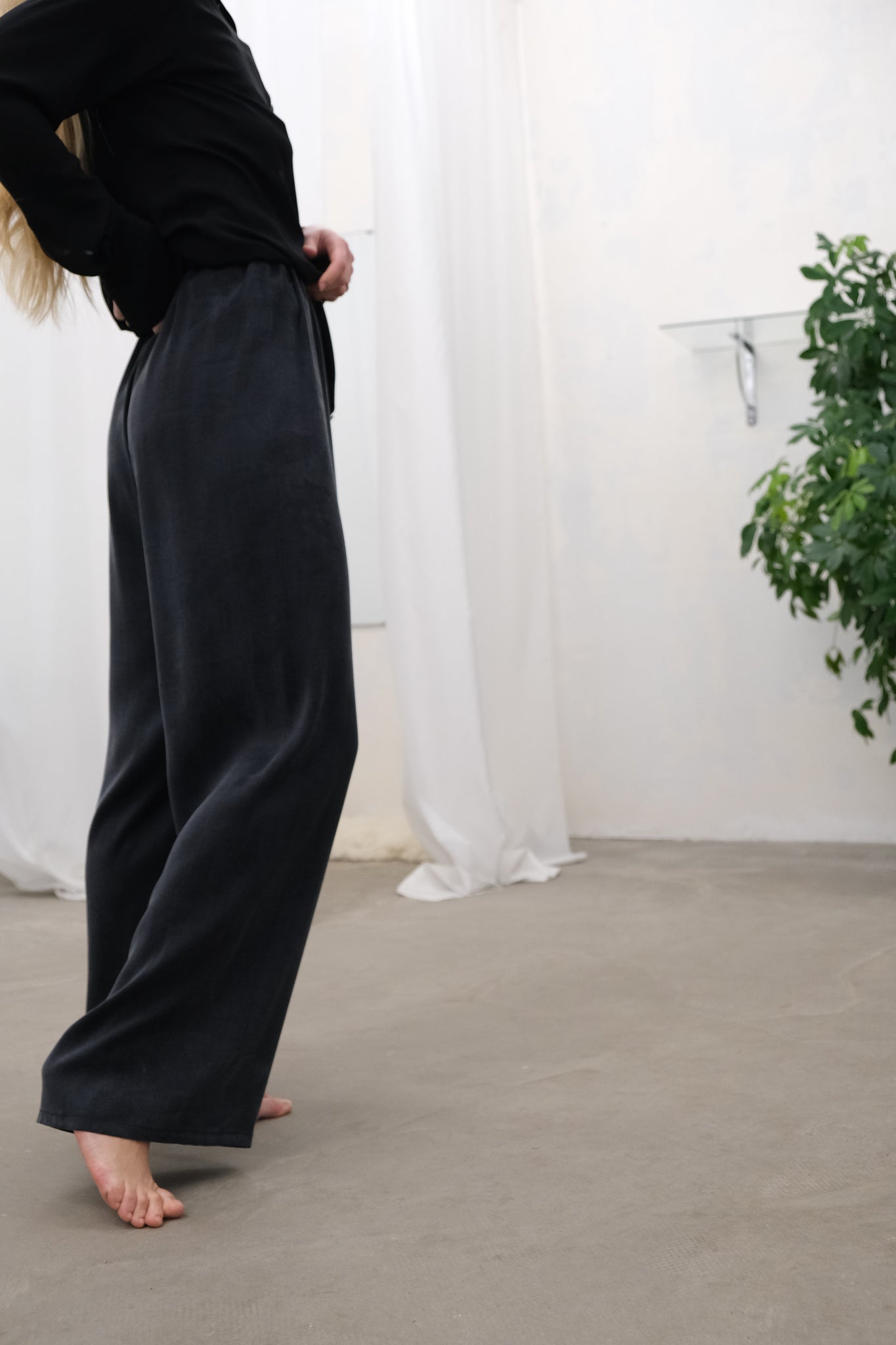 Wide leg trousers
