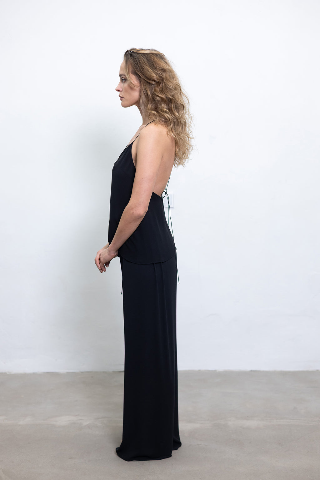 Loose fit open back slip top black