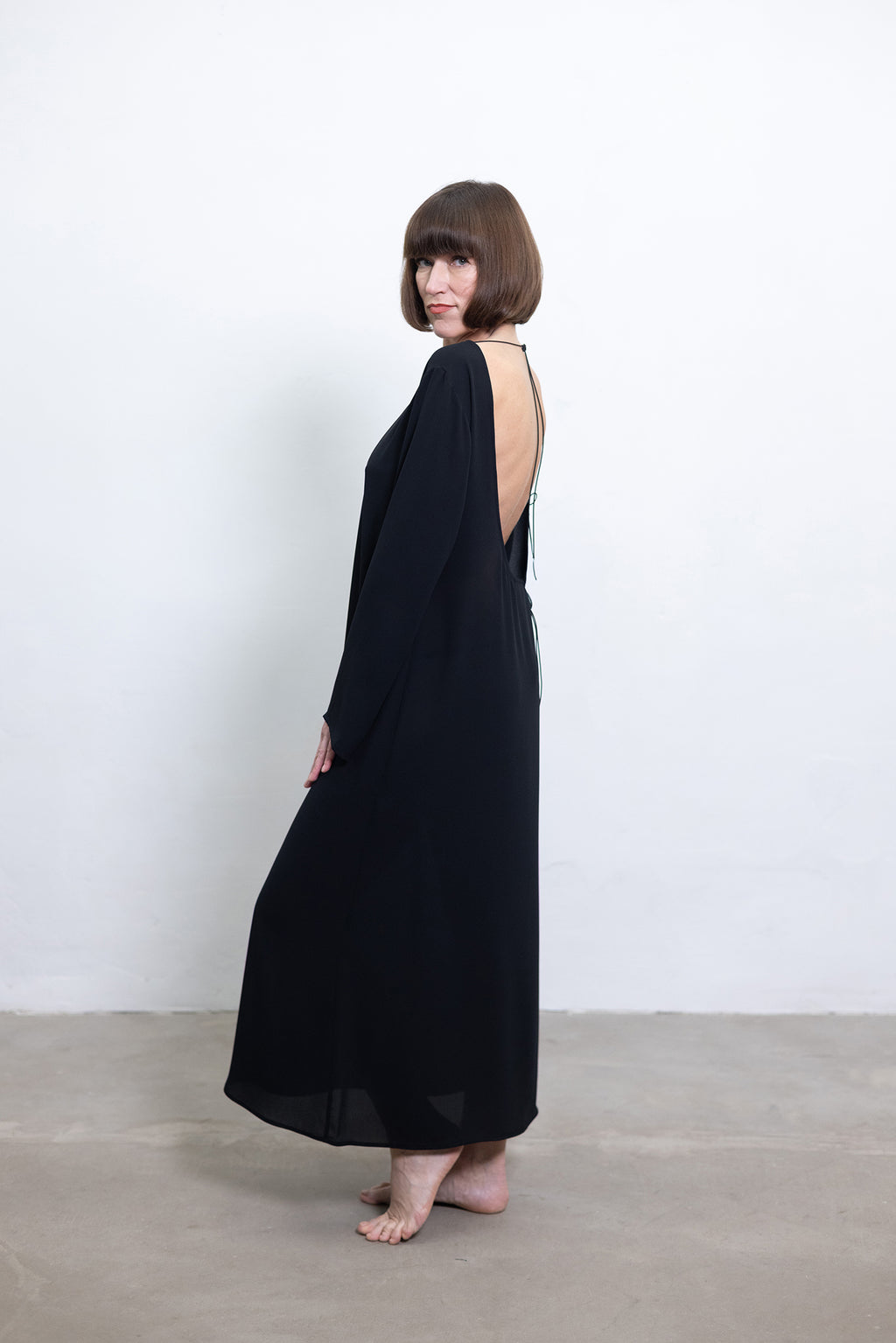 Minimal Long sleeve Dress – Timeless Elegance