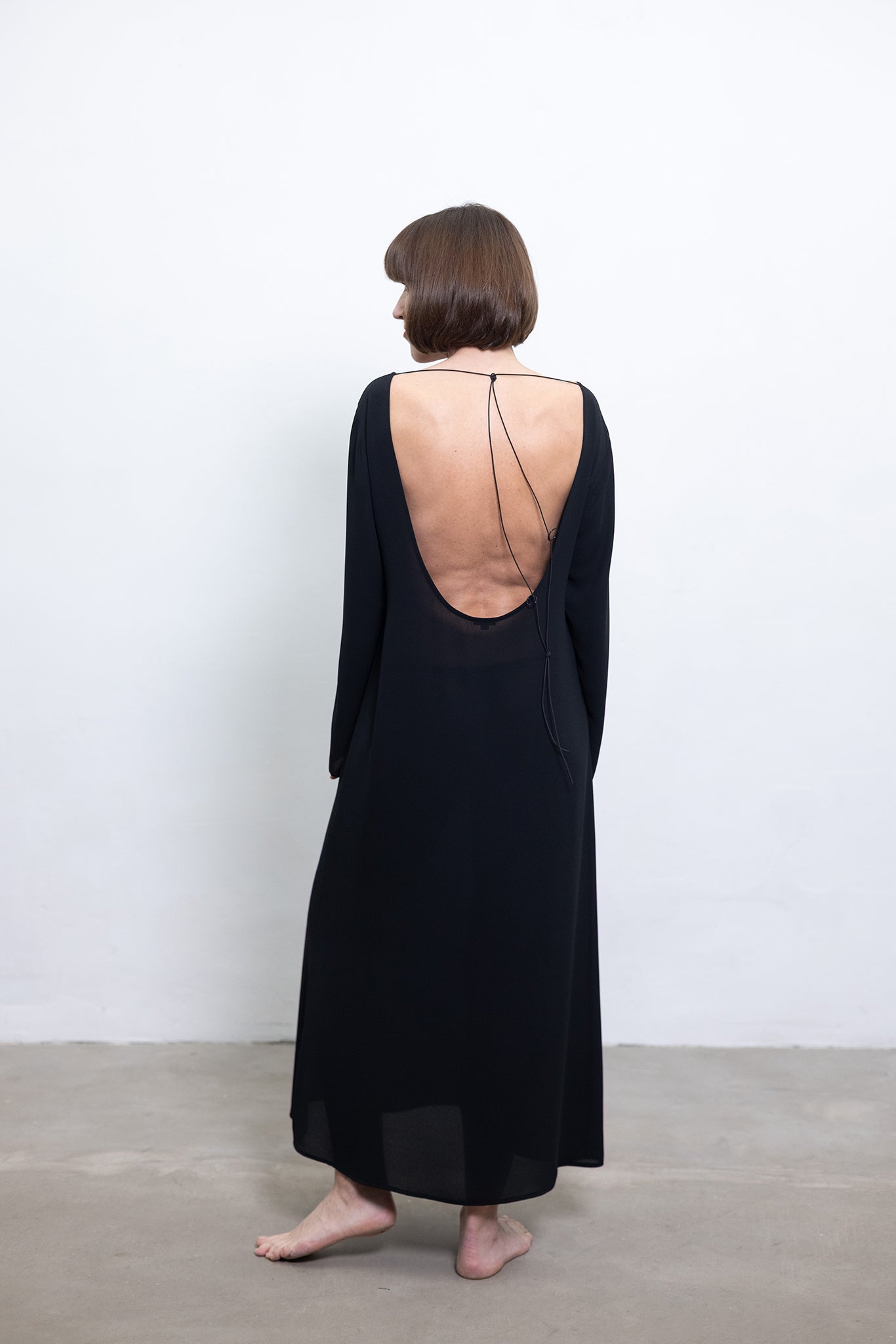 Minimal Long sleeve Dress – Timeless Elegance