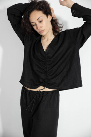 V-neck rushed linen top in black