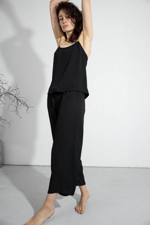 Relaxed fit lightweight trousers